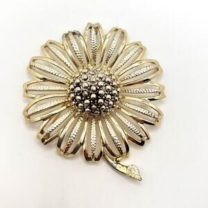Vintage Sarah Coventry Daisy Mae Gold Tone Brooch Pin 1960s Signed Boho Glam